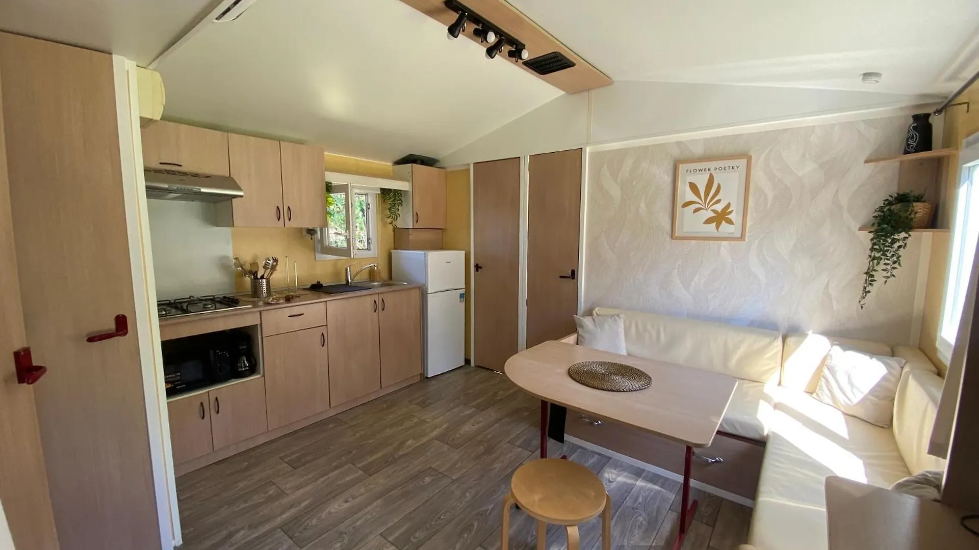 诺沃桑克蒂佩特里Bonita Casa En Alquiler Barrosa别墅